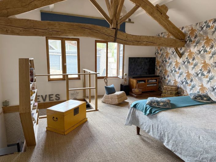 Image No.8-4 Bed House for sale