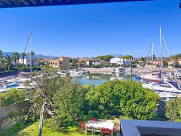 135b32b7988ee8c18f38d76f8a9ef8514209d7d147192