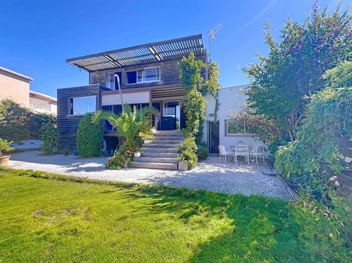 Image No.13-6 Bed House for sale