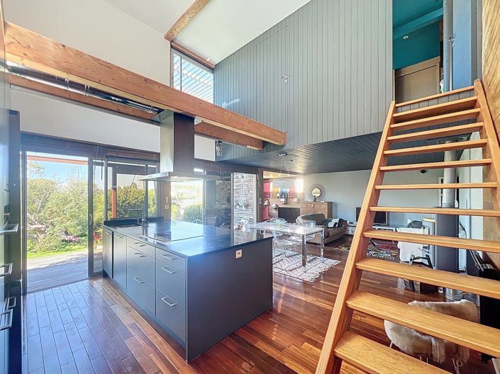 Image No.4-6 Bed House for sale