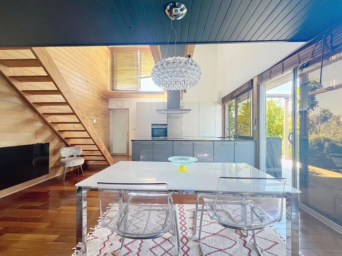 Image No.6-6 Bed House for sale