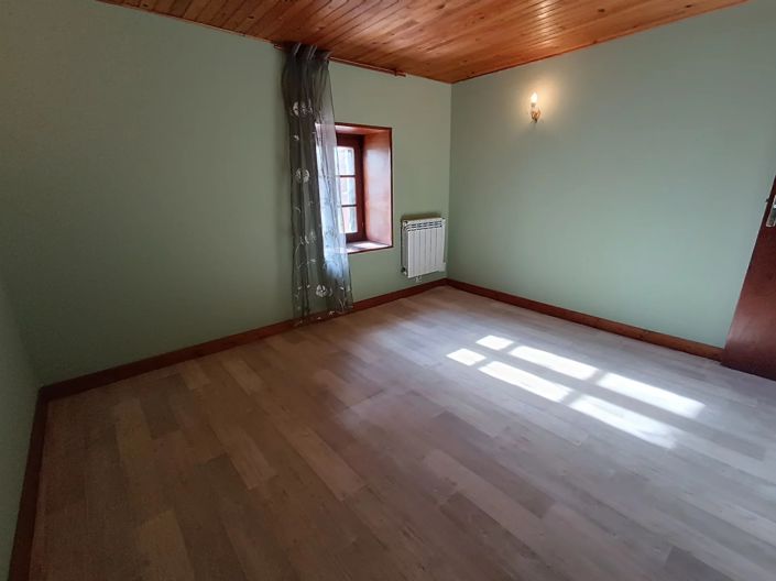 Image No.11-4 Bed Village House for sale