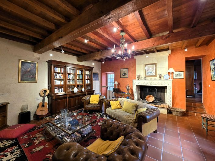 Image No.10-5 Bed House for sale