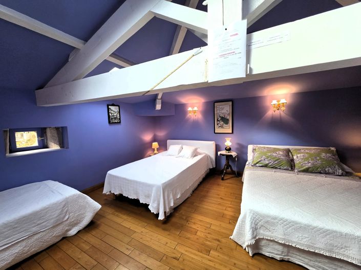 Image No.7-5 Bed House for sale