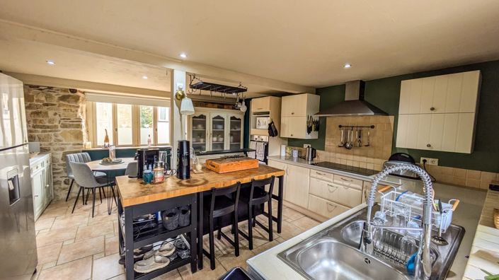 Image No.3-4 Bed House for sale