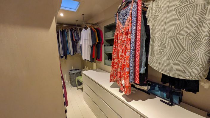 Image No.8-4 Bed House for sale