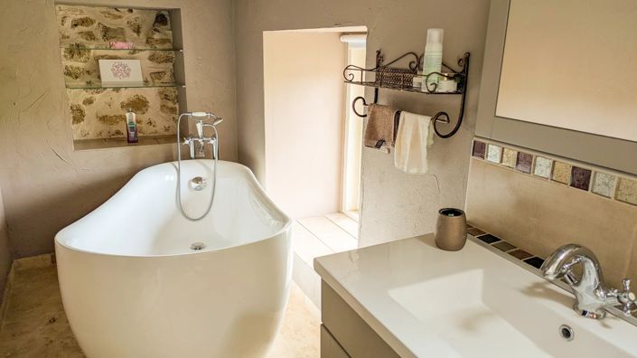 Image No.9-4 Bed House for sale