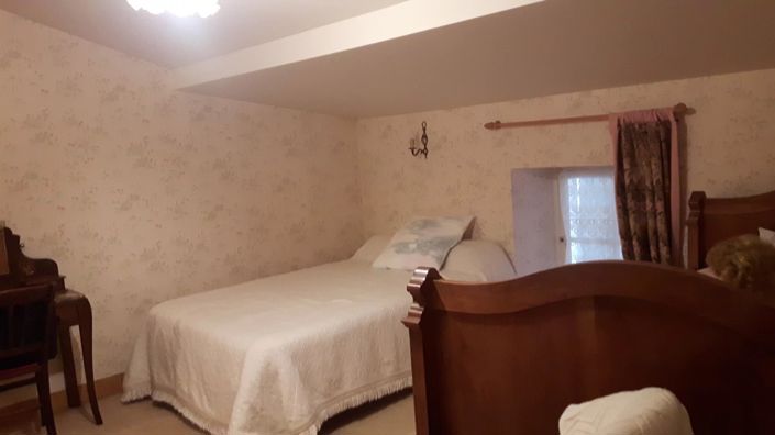 Image No.10-3 Bed House for sale