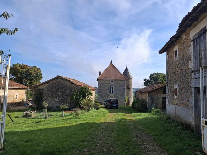 Image No.9-3 Bed Farmhouse for sale
