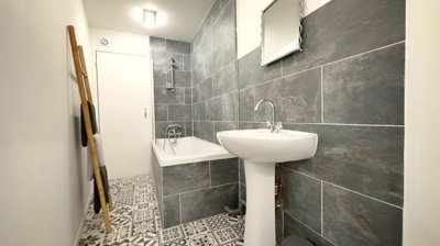 f8f0a0179fedf216f6af331356a2a96bb621eb6220192