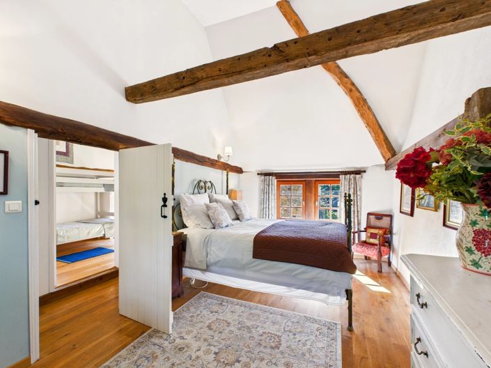 Image No.14-6 Bed House for sale