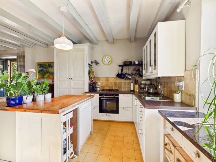 Image No.5-6 Bed House for sale