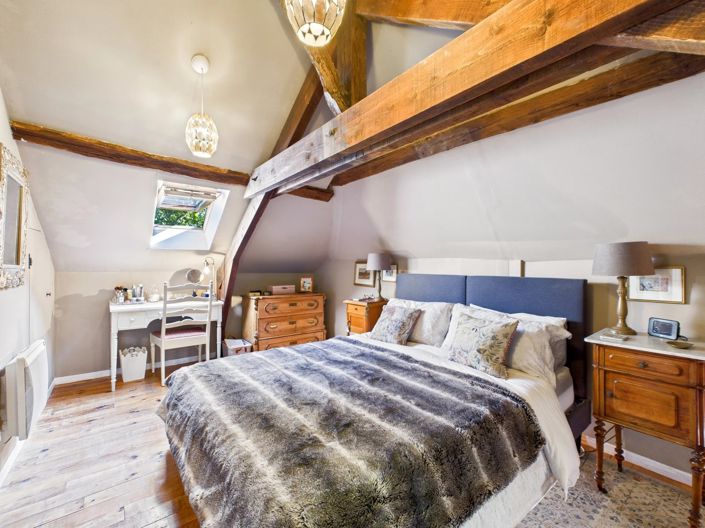 Image No.7-6 Bed House for sale