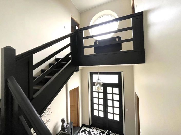 Image No.12-2 Bed House for sale