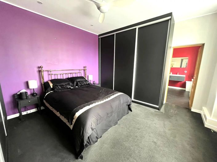 Image No.8-2 Bed House for sale