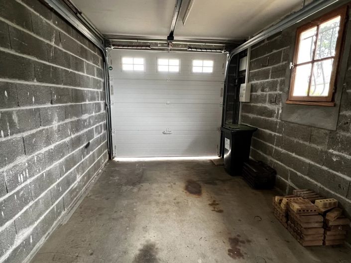 Image No.12-2 Bed House for sale