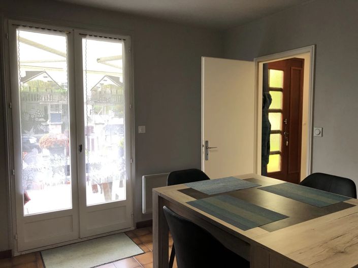 Image No.8-3 Bed House for sale