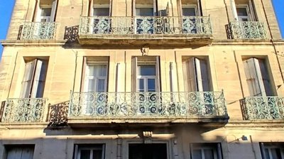 8 Bed House for sale