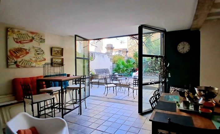 Image No.4-8 Bed House for sale