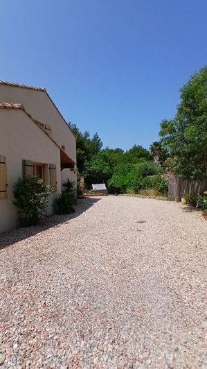 Image No.10-3 Bed House for sale