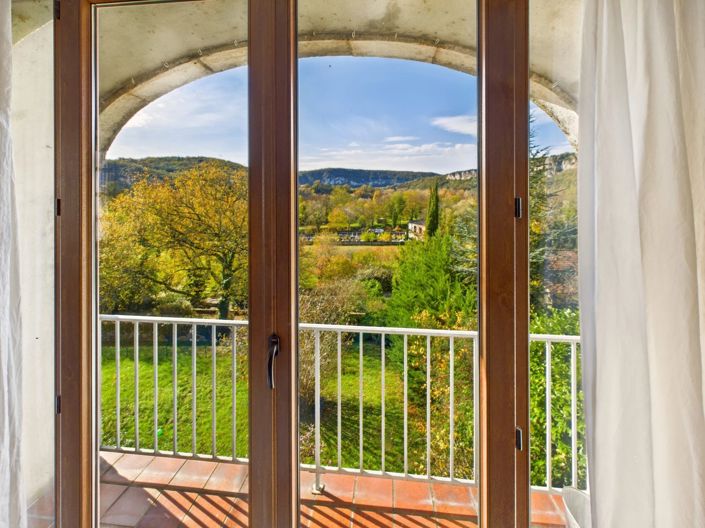 Image No.11-3 Bed House for sale