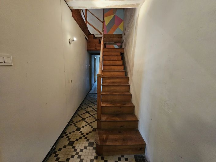 Image No.10-3 Bed House for sale