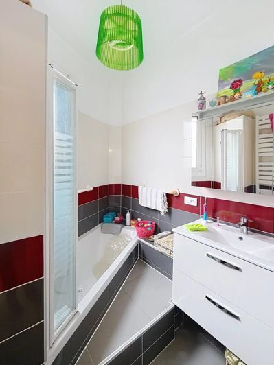 Image No.12-4 Bed House for sale