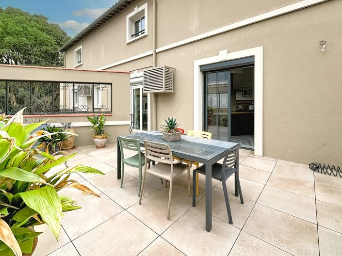 Image No.6-4 Bed House for sale