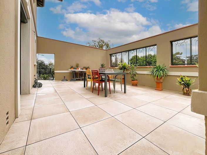 Image No.8-4 Bed House for sale