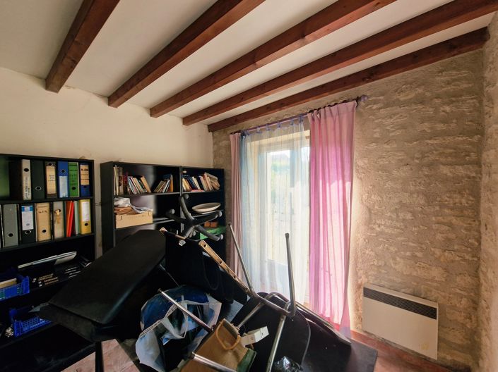 Image No.6-5 Bed House for sale