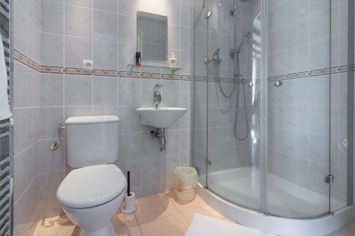 Image No.10-4 Bed House for sale