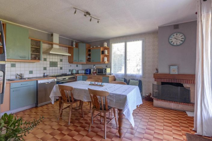 Image No.3-4 Bed House for sale