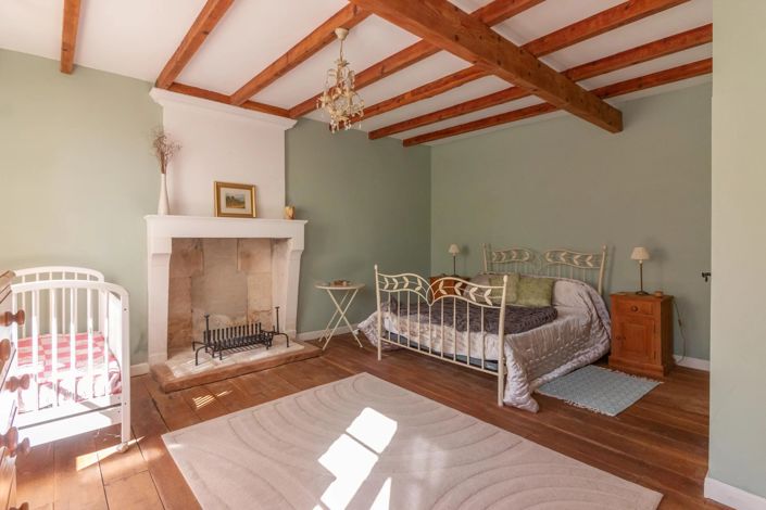 Image No.7-4 Bed House for sale