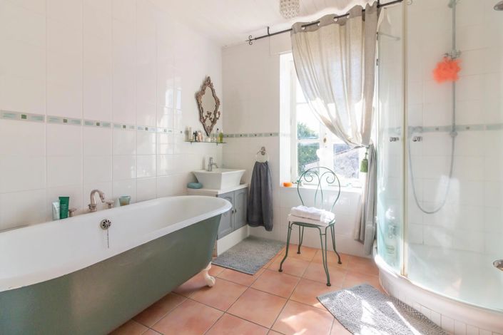 Image No.9-4 Bed House for sale