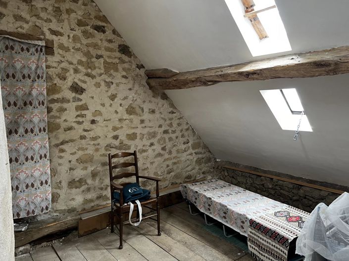 Image No.8-2 Bed House for sale