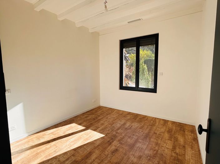 Image No.10-4 Bed House for sale