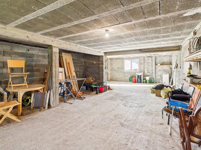 Image No.10-3 Bed House for sale