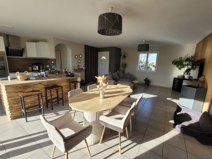 Image No.5-5 Bed House for sale