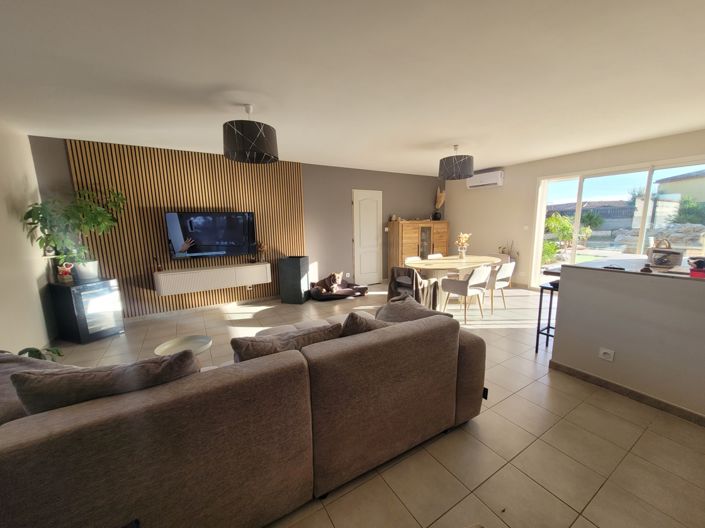 Image No.6-5 Bed House for sale