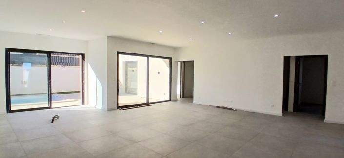 Image No.11-3 Bed House for sale