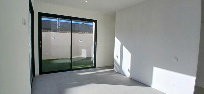 Image No.14-3 Bed House for sale