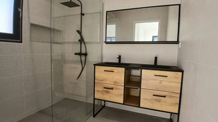 Image No.15-3 Bed House for sale