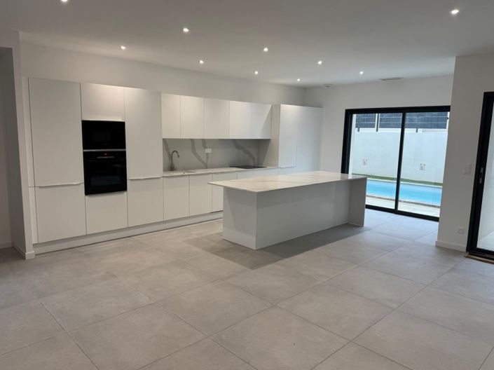 Image No.15-3 Bed House for sale