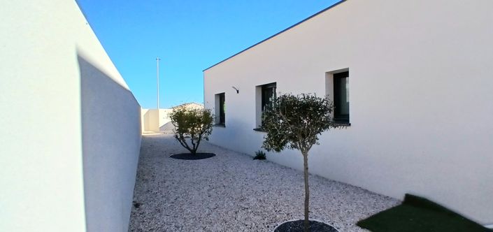 Image No.7-3 Bed House for sale