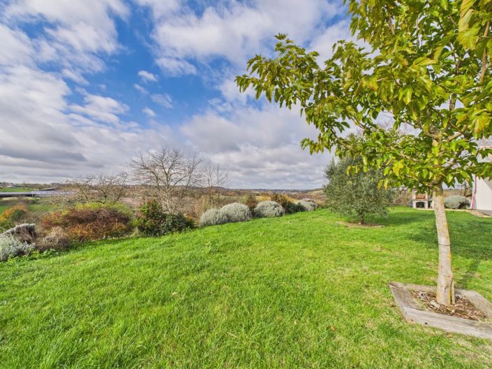 Image No.13-3 Bed Village House for sale