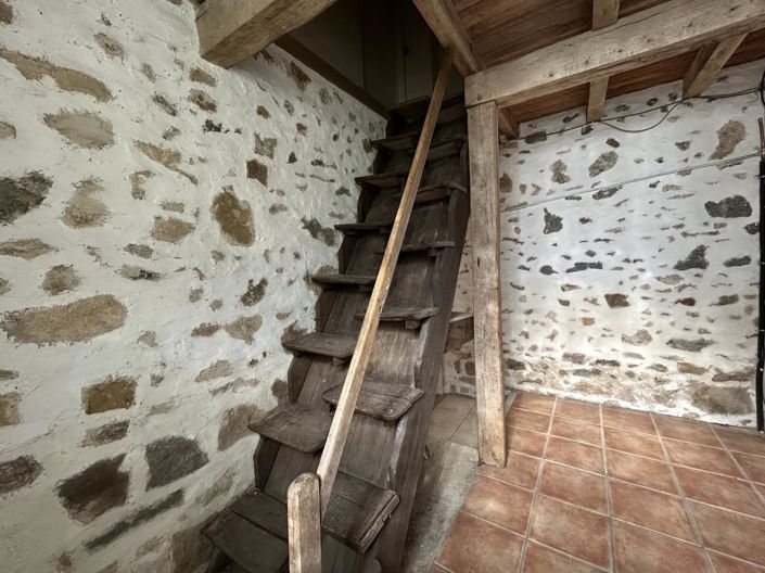 Image No.8-2 Bed House for sale