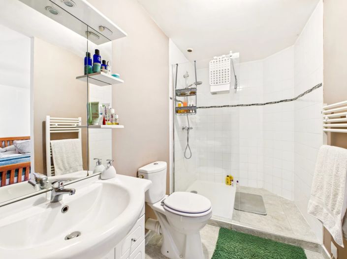 Image No.13-4 Bed Village House for sale