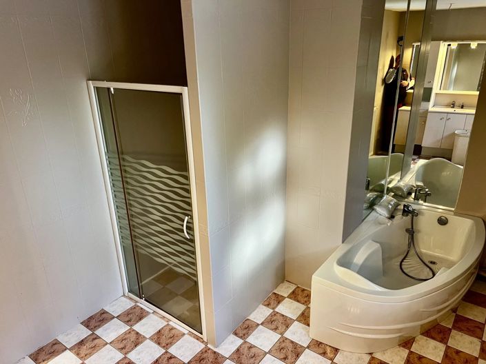 Image No.11-3 Bed House for sale