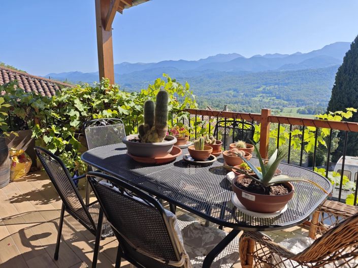 Image No.2-4 Bed House for sale