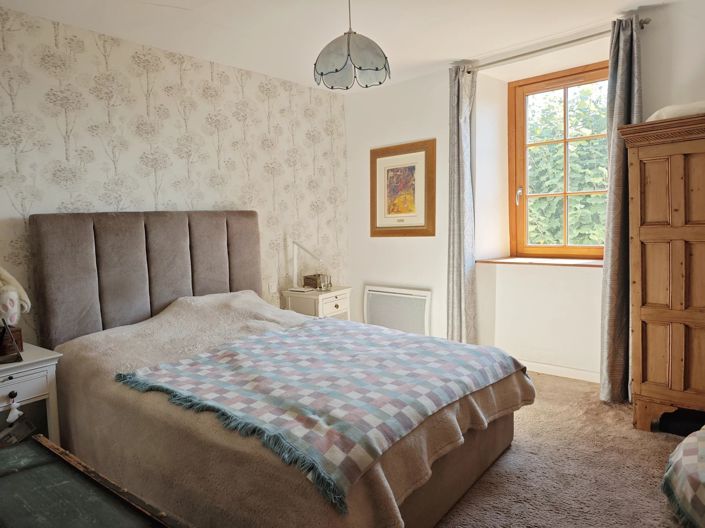 Image No.8-4 Bed House for sale